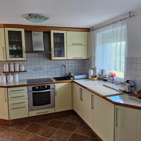 Yellow House Javornik Vakantiehuis *