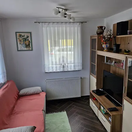 Yellow House Javornik Vakantiehuis *